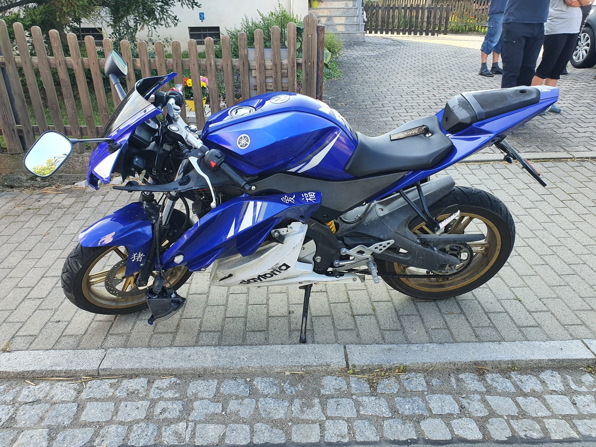 Motorrad kollidiert mit Pkw in Schönbrunn [Update]