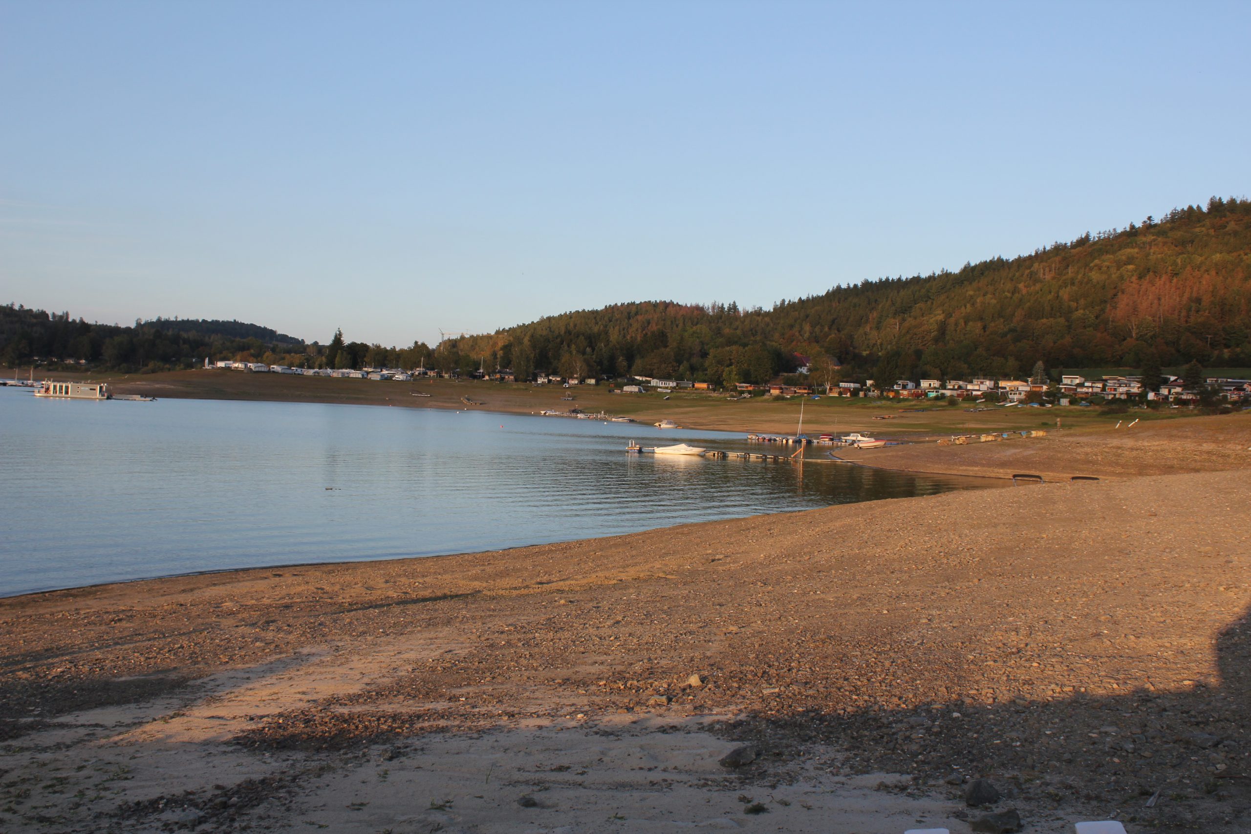 Gefahren wegen den aktuell sehr niedrigen Wasserpegeln – beider Stauseen, insbesondere im Bleiloch-Stausee