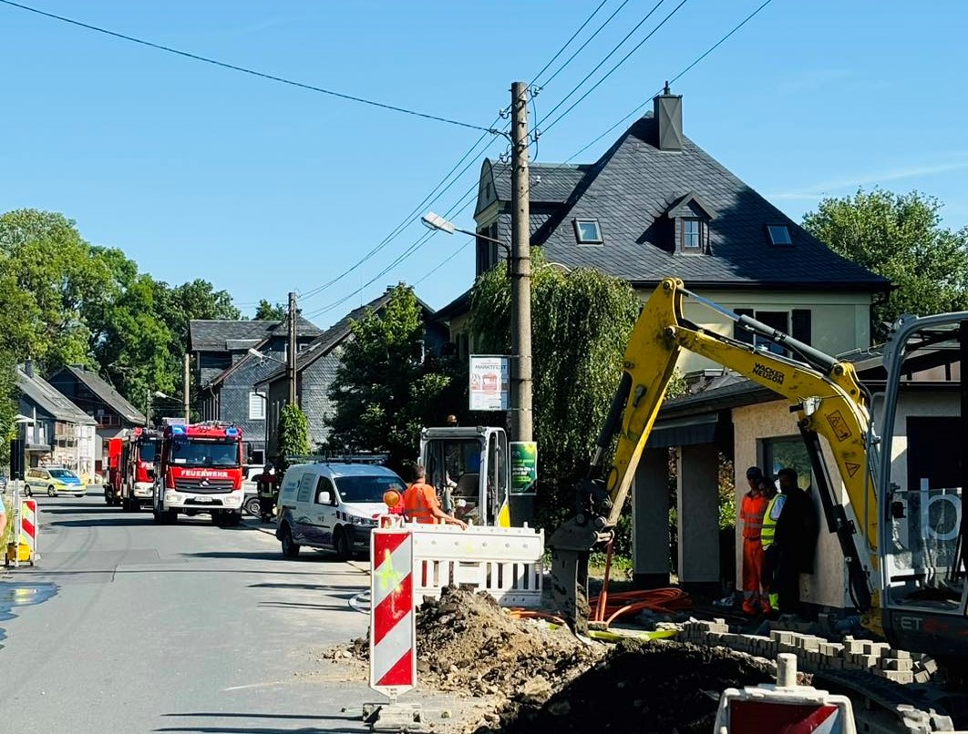 Gasausströmung verursacht Verkehrschaos in Wurzbach