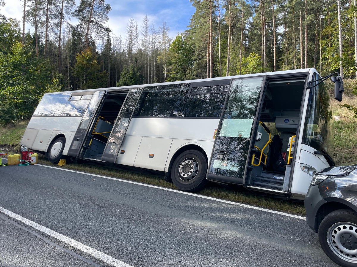 Schwerer Verkehrsunfall zwischen Saalfeld und Arnsgereuth